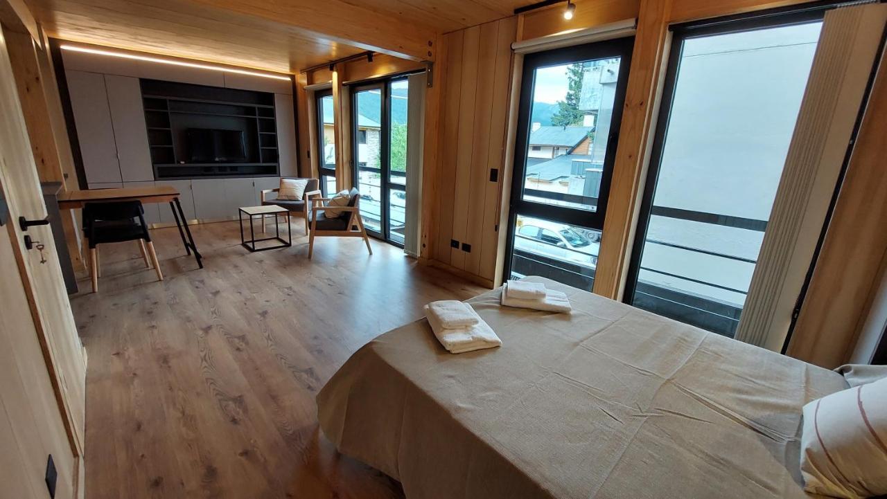 Departamento 2 Ambientes, Calido Y Luminoso, Con Buena Vista, En El Centro De Sma. 14v5 * San Martin de los Andes